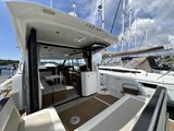 Jeanneau NC 37 Cockpit